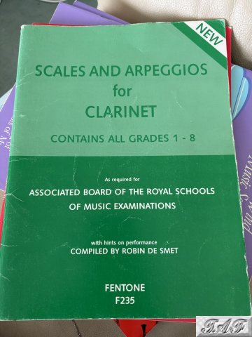 Scales and arpeggios for clarinet