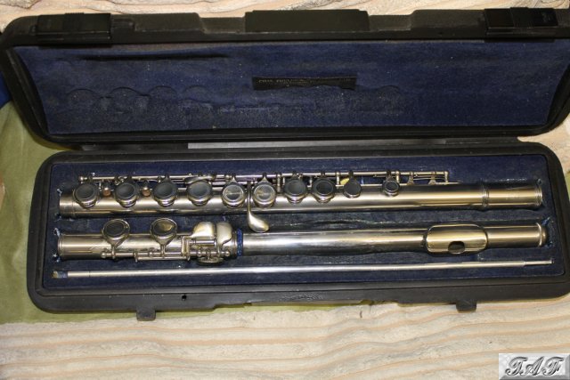 Vintage Hernals S100 Flute - Item MI-100506 for sale on SellMyFlute